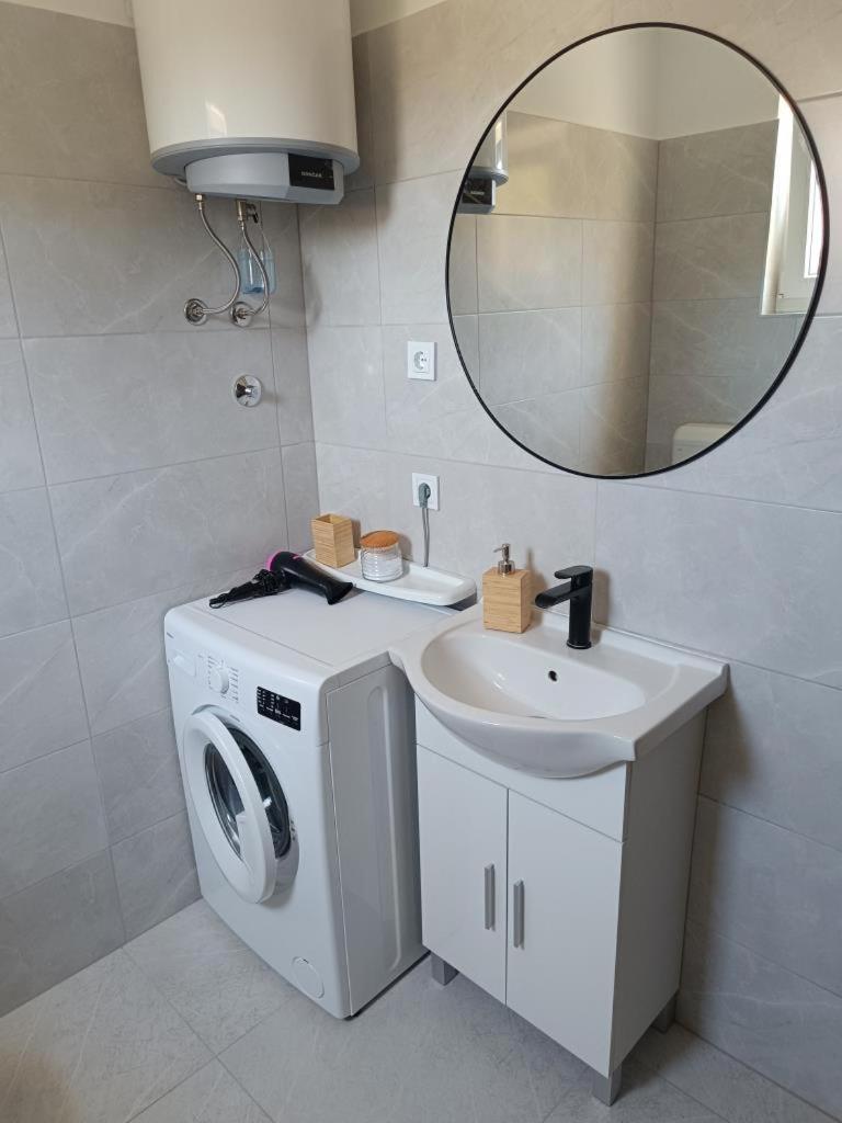 Apartment Dragana, Jezera, Island Murter Eksteriør bilde