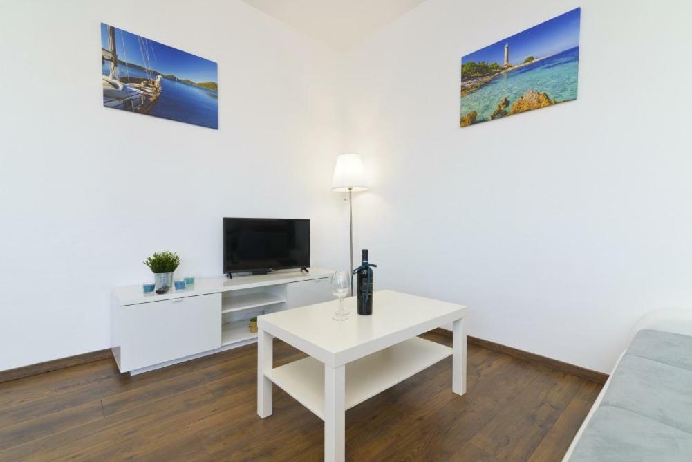 Apartment Dragana, Jezera, Island Murter Eksteriør bilde